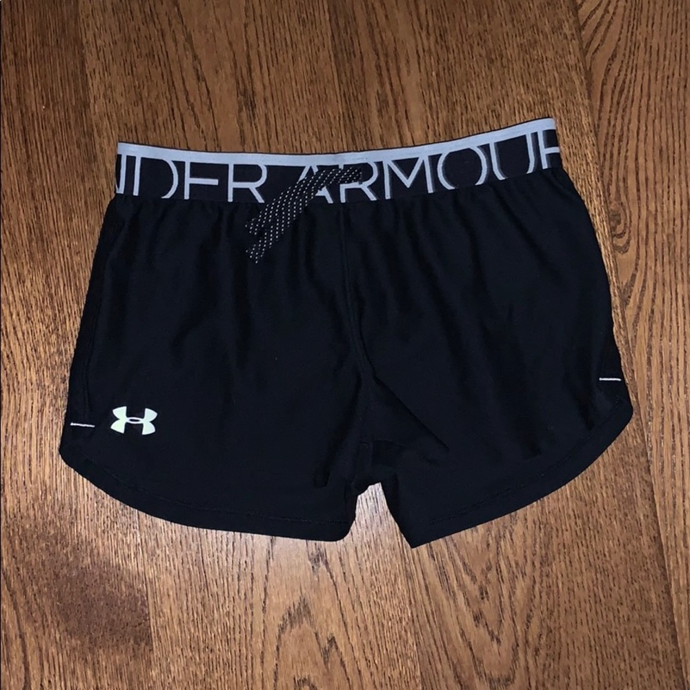 UNDER ARMOUR SHORTS